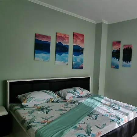Kompleksi Freskia Apartment Golem (Tirana)