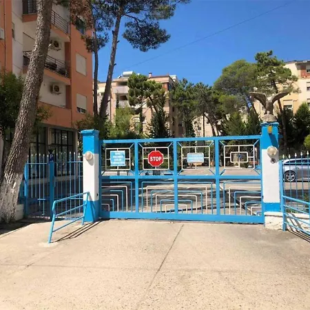 Kompleksi Freskia Golem (Tirana)